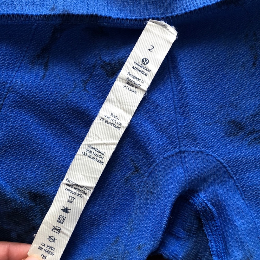 Lululemon Tie Dye cadet sapphire crops (Rare) - Picture 5 of 5